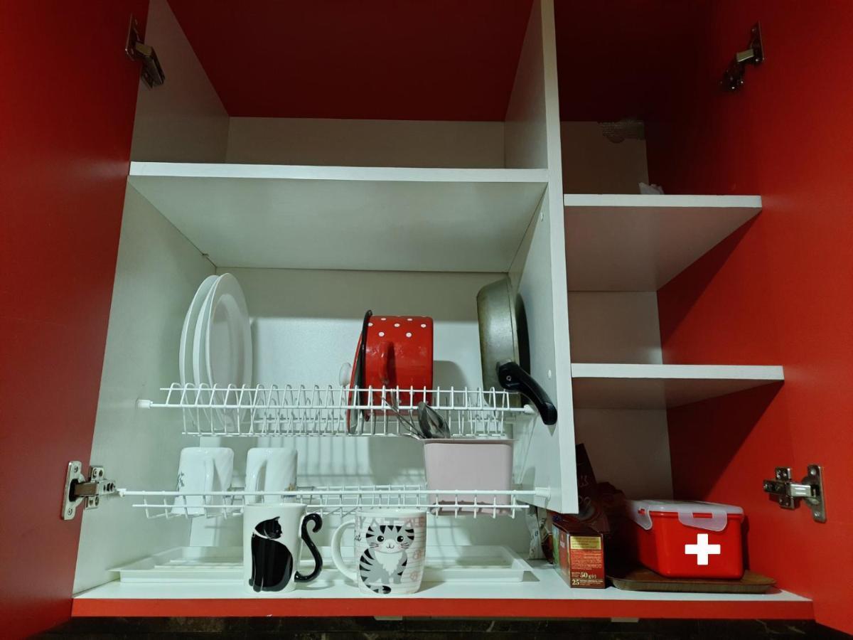 Midnight Cats' Apartment In Rynok Square Світло Є Завжди! Lviv Bagian luar foto